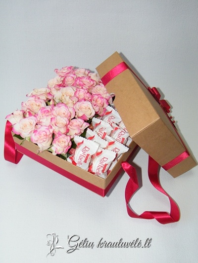 Saldainiai Rafaelo ir rožinės rožės dėžutėje su pristatymu Klaipėdoje